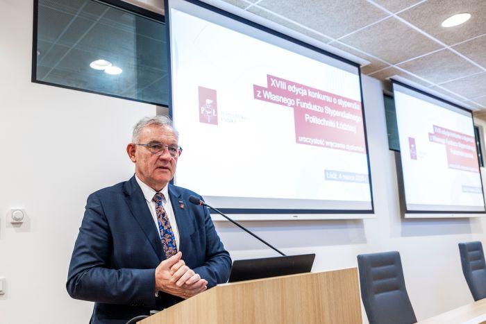 Rektor prof. Krzysztof Jóźwik